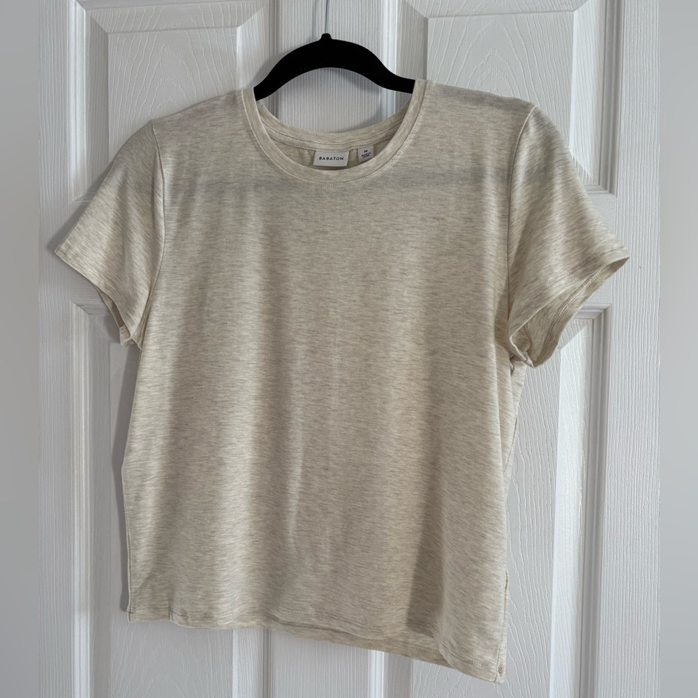 Babaton Aritzia Everyday T Shirt. NWOT. Size medium. Colour Heather Birch